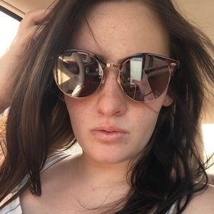 Meet your Posher, Elisa